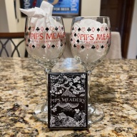 Pips Glasswear x2 + Pips Deck of Playing Cards