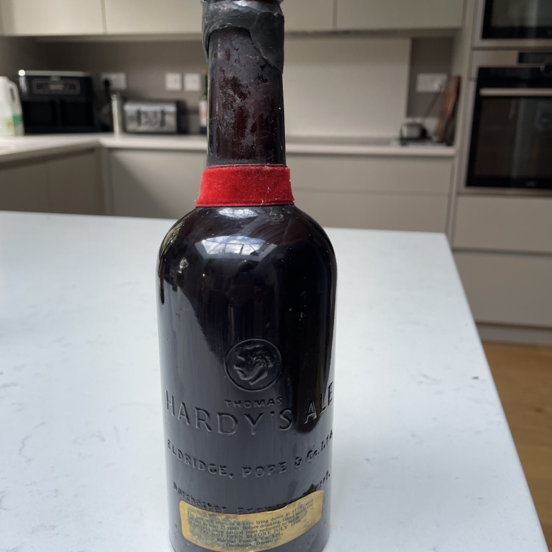 Eldridge Pope Thomas Hardy's Ale: 1968 pint bottle (A2671) - 1st year of production