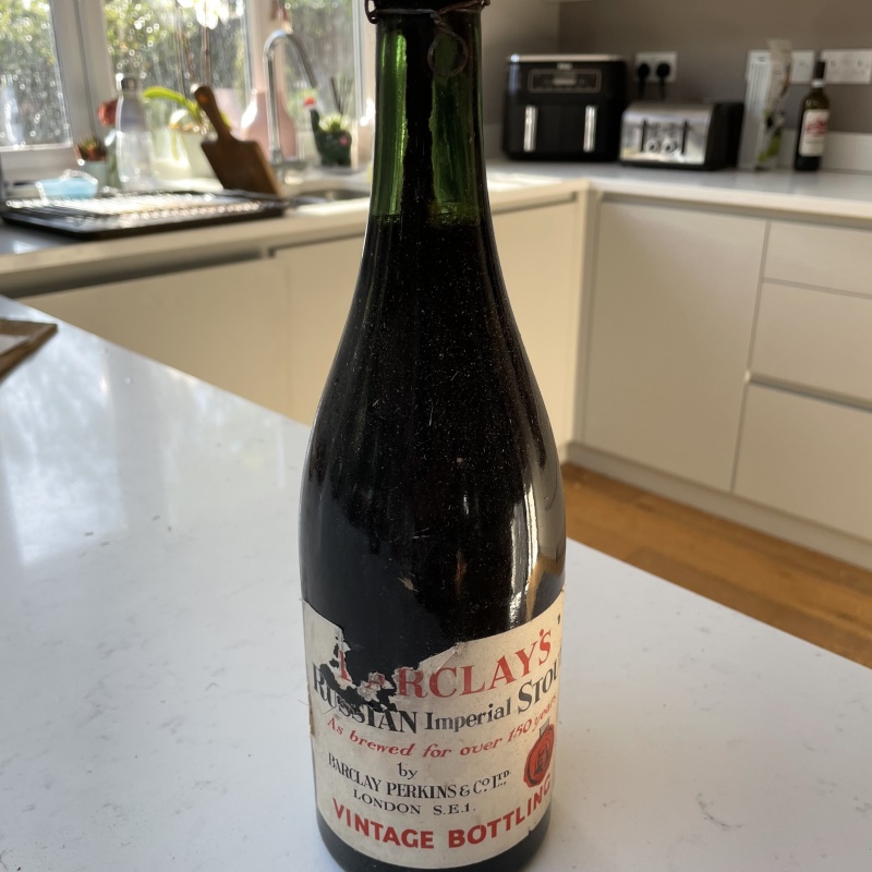 1947 / 1948 Barclay’s Russian Imperial Stout (Vintage bottling) – INCREDIBLY rare, together with original straw bottle protector