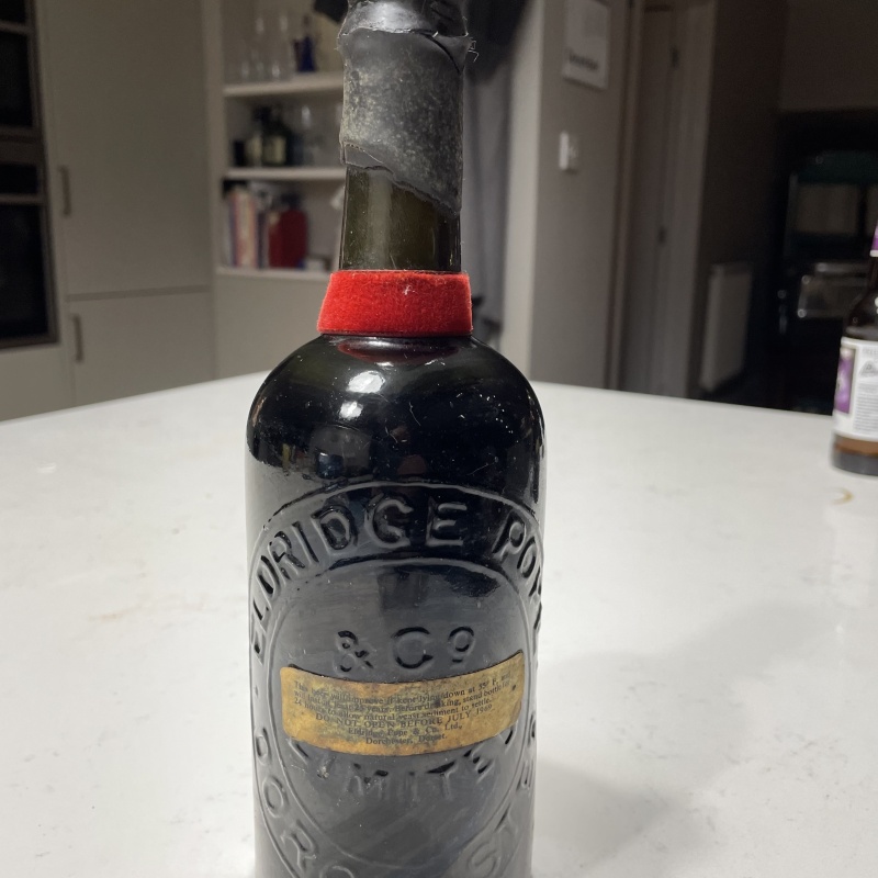 Eldridge Pope Thomas Hardy's Ale: 1968 pint bottle (A1559) - 1st year of production