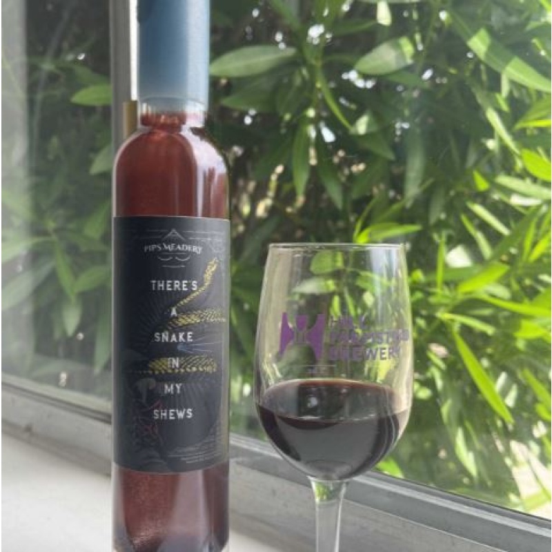 Pips - There's A Snake In My Shews